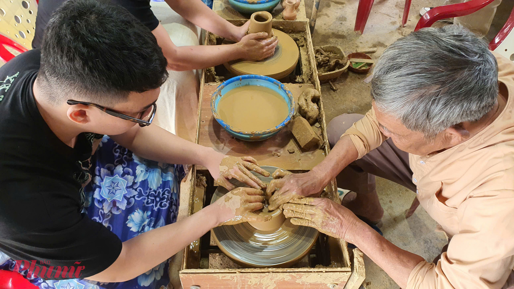 'Danh hiệu này càng khẳng định mạnh mẽ cho hướng đi đúng đắn, bền vững và nhân văn trong phát triển du lịch dựa trên giá trị văn hóa bản địa, lấy cộng đồng làm trung tâm, lấy di sản sống làm cốt lõi. Thời gian tới địa phương sẽ tiếp tục đẩy mạnh kết nối, là điểm đến lý tưởng của du khách trải nghiệm, cảm nhận và quay trở lại”, ông Dũng nhấn mạnh.
