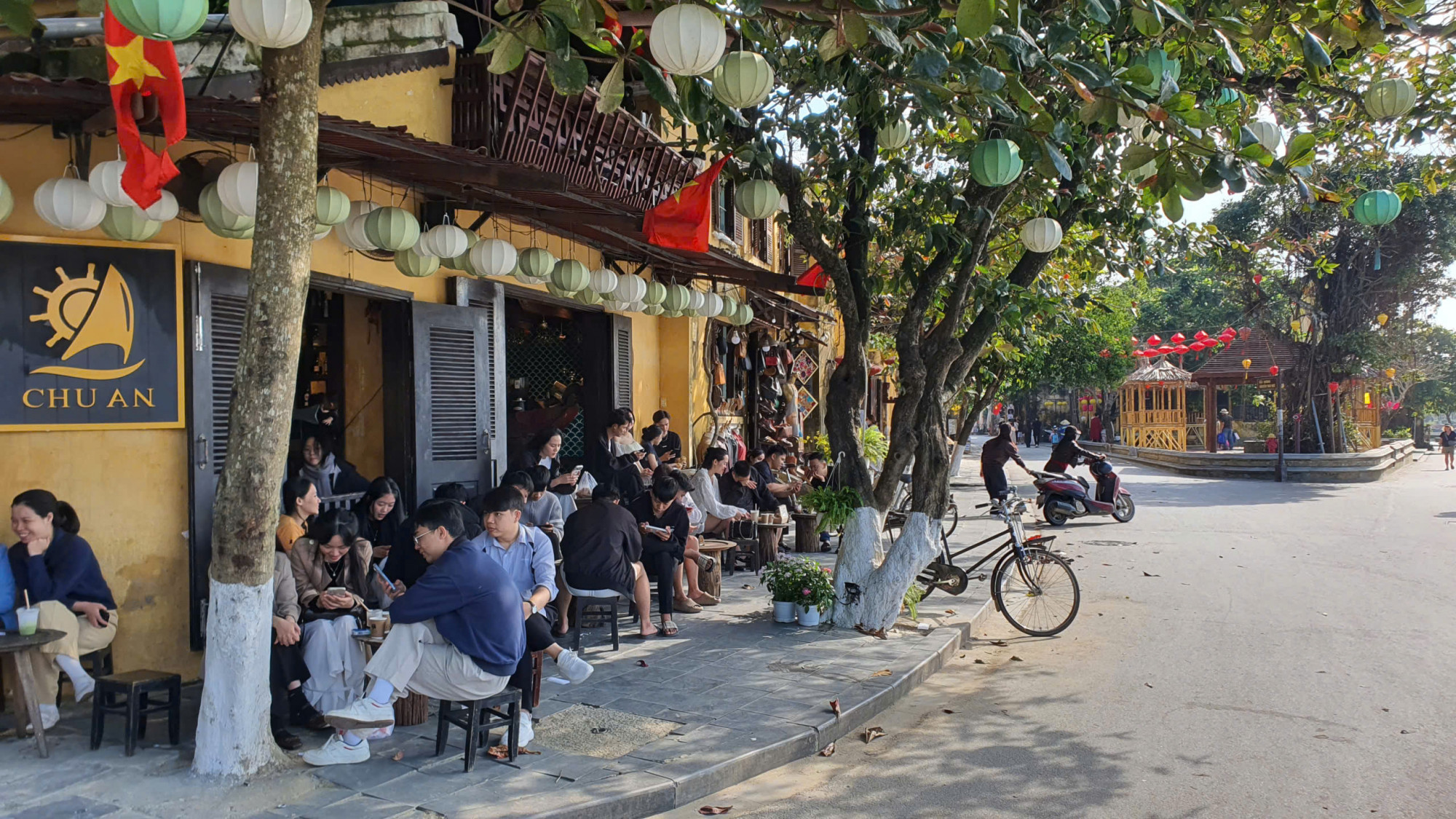 Không khí Phố cổ Hội An ngày đầu năm mới 2026.