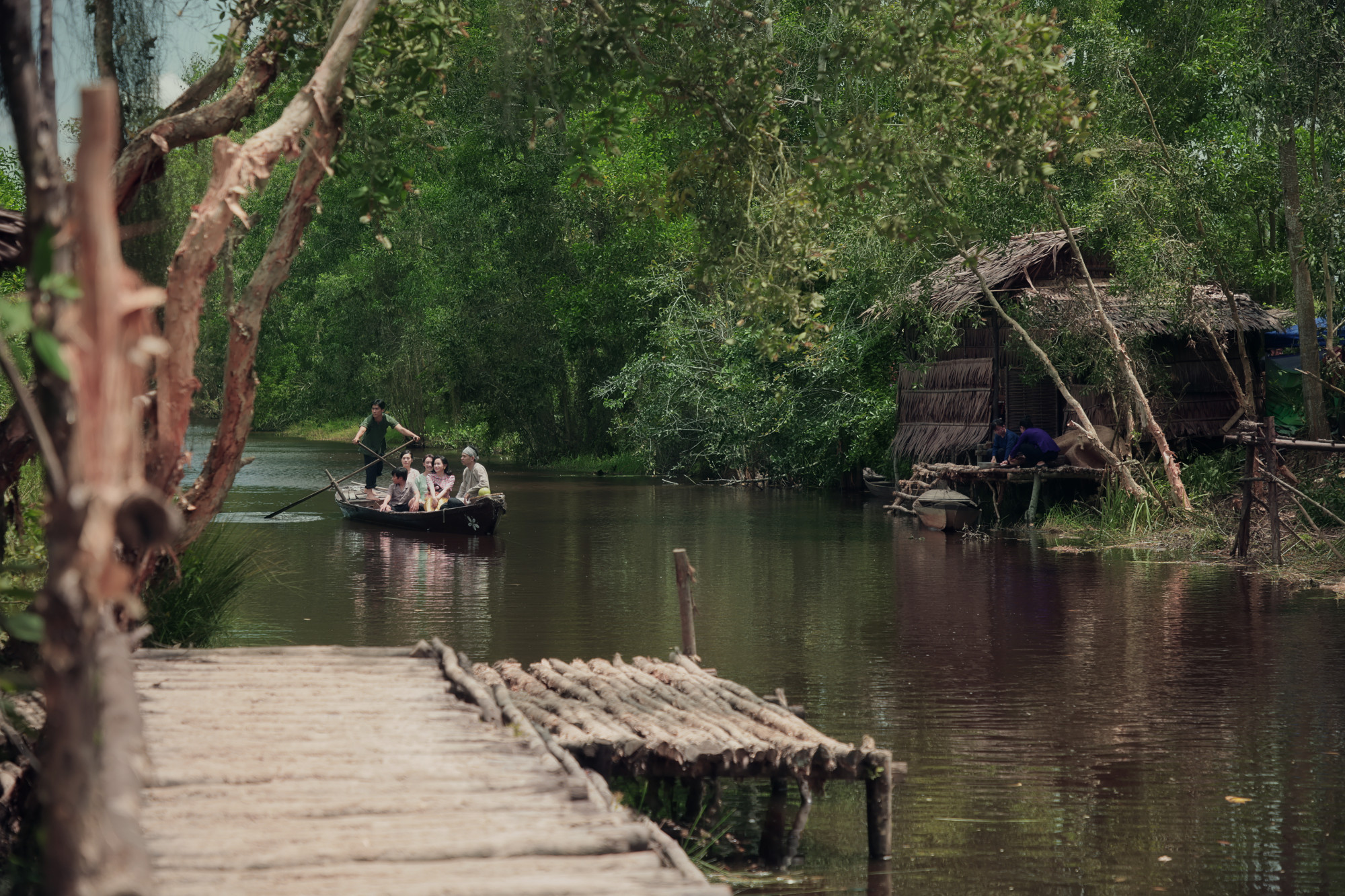 Phim khai thác bối cảnh và câu chuyện miền Tây thập niên xưa 