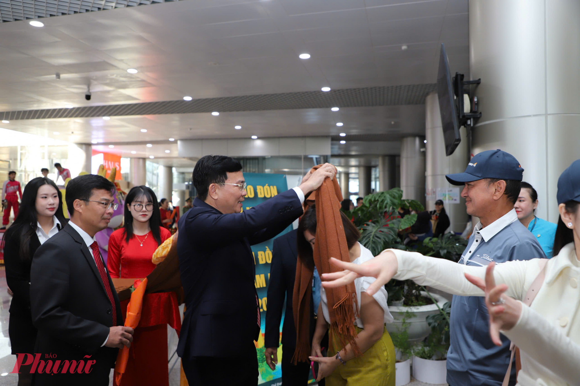 Những chiếc khăn ấm – món quà nhỏ nhưng đậm chất mến khách của vùng cao nguyên.