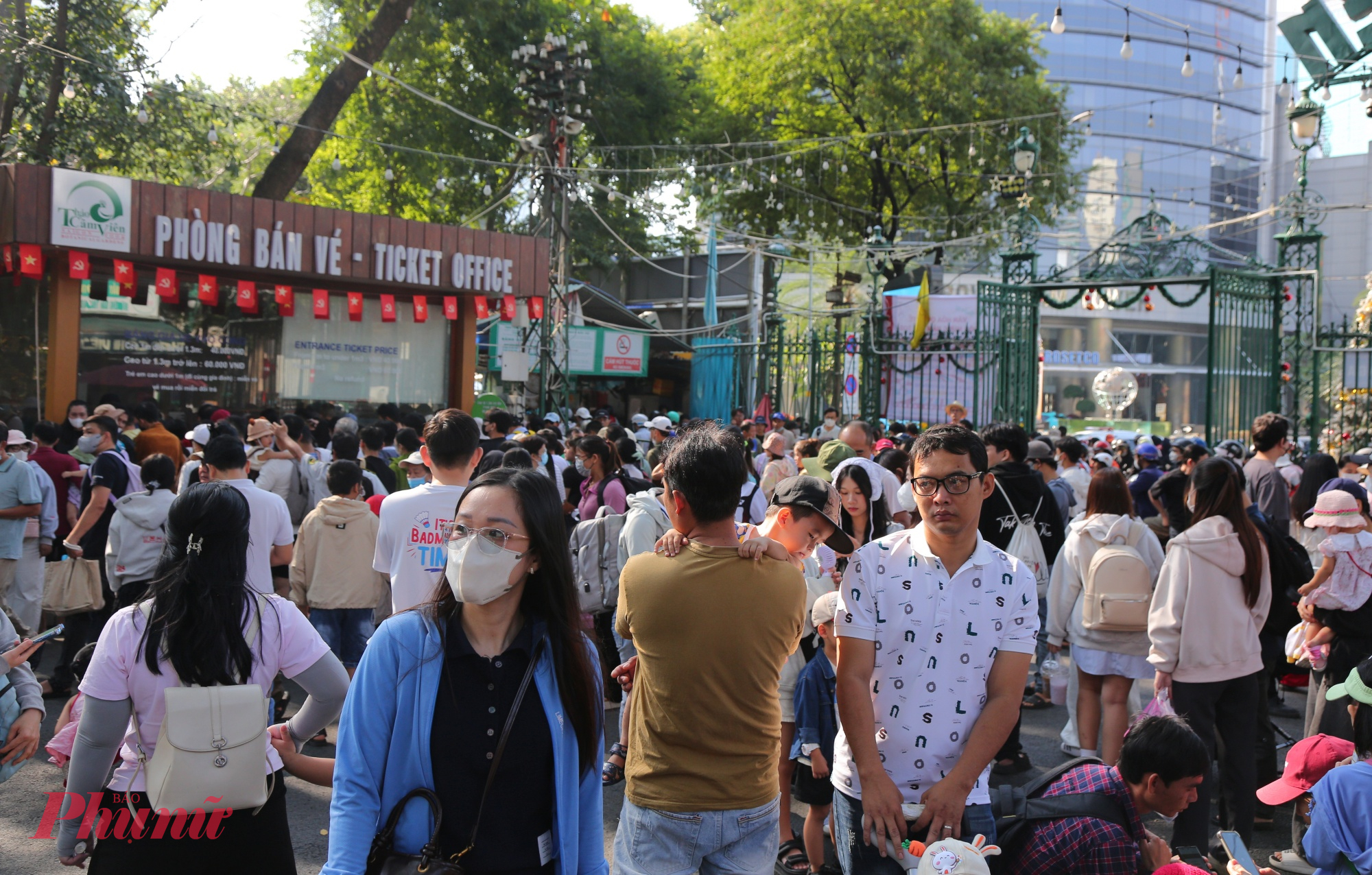 Nhiều người lựa chọn Thảo Cầm Viên làm điểm đến đầu năm bởi không gian xanh mát, thoáng đãng, phù hợp cho cả người lớn lẫn trẻ em sau một năm bận rộn.