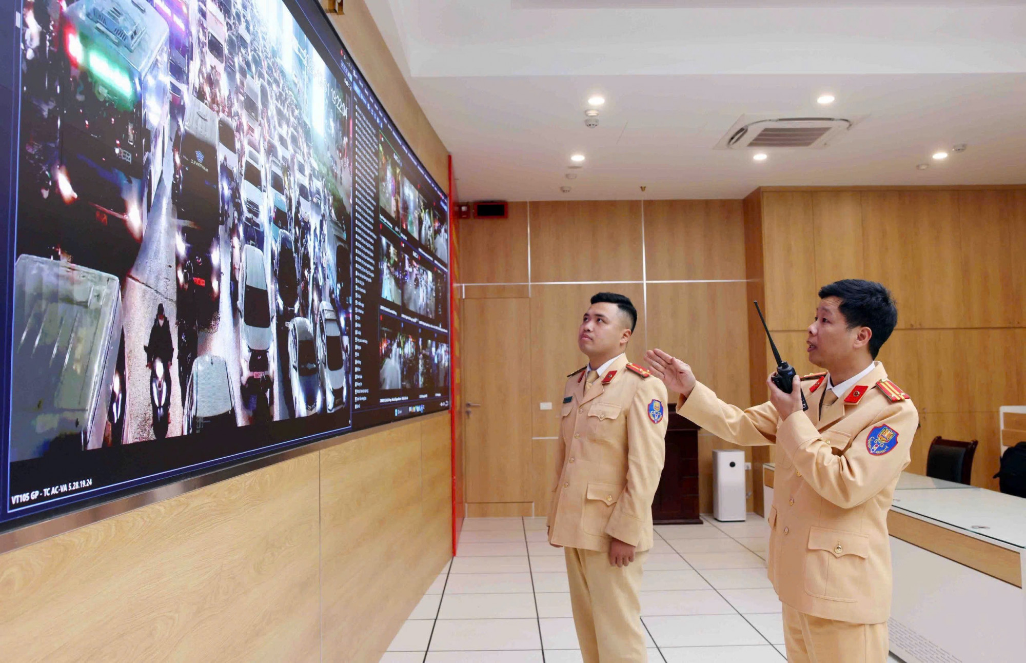 Trung tâm điều khiển giao thông Hà Nội. Ảnh: Công an cung cấp