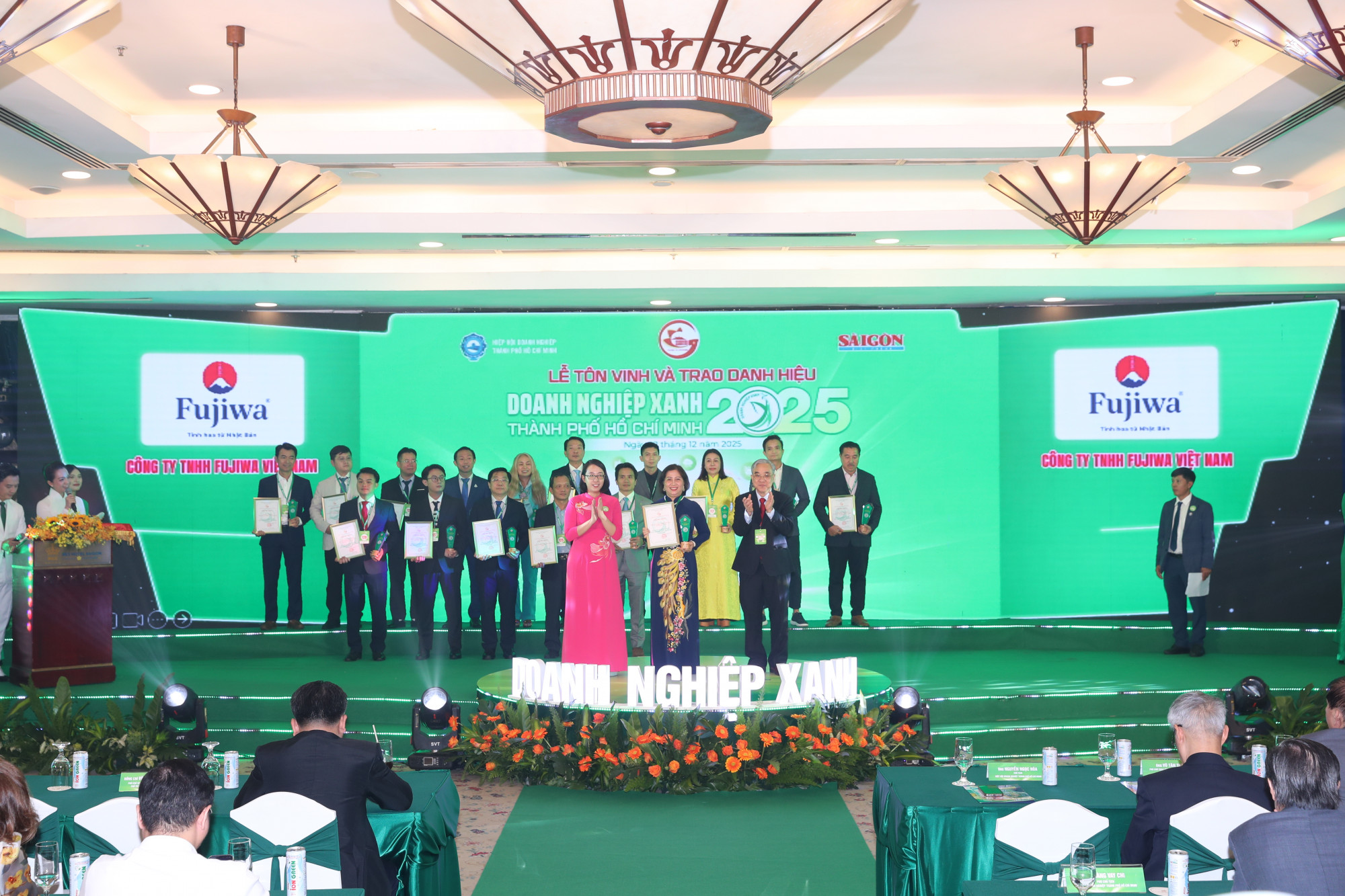 Bà Ngô Thị Thu Thủy - Tổng giám đốc Fujiwa Việt Nam - đại diện doanh nghiệp nhận danh hiệu Doanh nghiệp Xanh TPHCM 2025 - Ảnh: Fujiwa Việt Nam