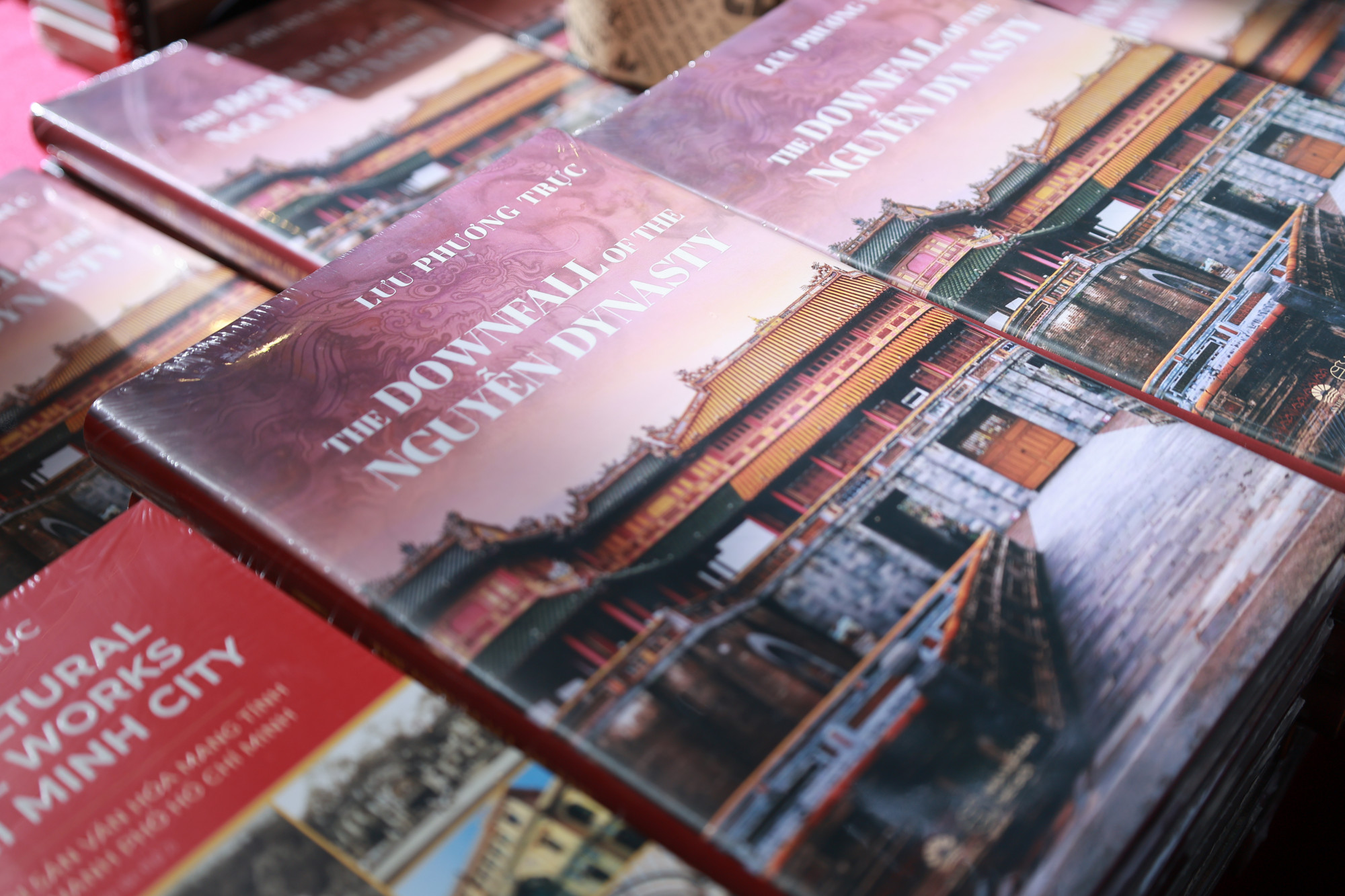 Cuốn sách được viết trong vòng 2 năm