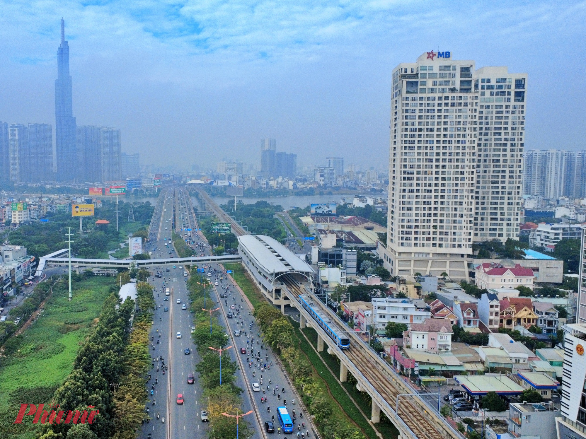 Tuyến metro số 1 TPHCM đang vận hành hiệu quả khi lượng khách đạt hơn 20 triệu sau khi kết thúc năm 2025