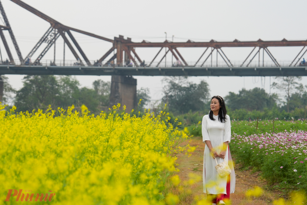 Từ khu vực nhếch nhác, lụp xụp, giờ đây dưới chân cầu Long Biên đã thành một không gian thoáng đãng, có cảnh quan đẹp.