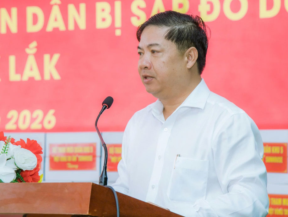 Ông Lương Nguyễn Minh Triết -Bí thư Tỉnh ủy Đắk Lắk- phát biểu trân trọng cảm ơn tình cảm, tinh thần trách nhiệm của lực lượng Quân khu 5- Ảnh: XC