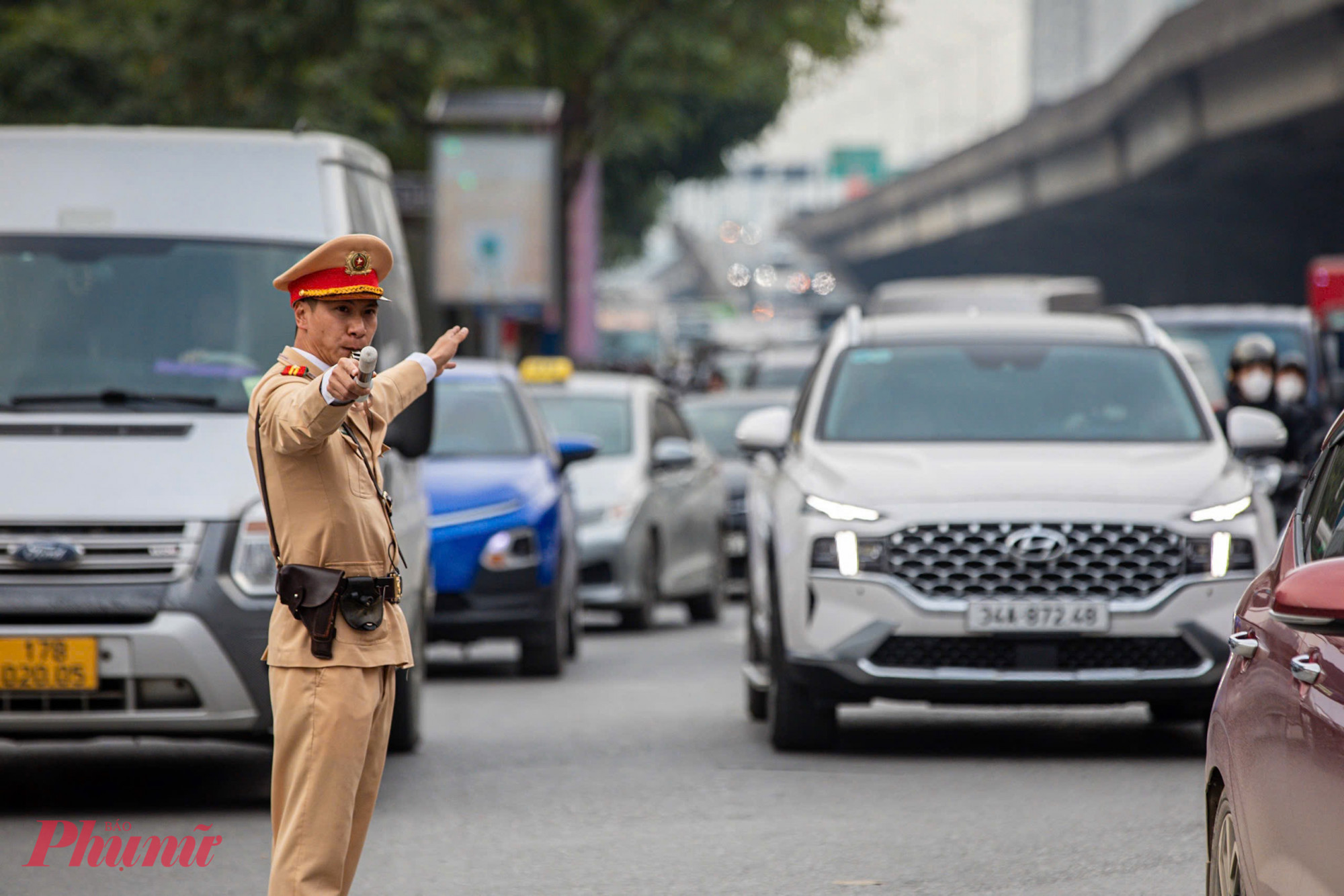 Lượng phương tiện di chuyển qua các điểm cửa ngõ thủ đô gia tăng, tuy nhiên không xảy ra ùn tắc.