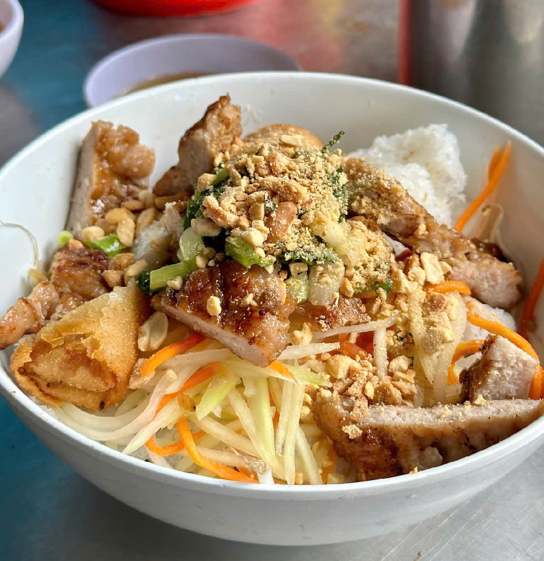 Tô bún to chỉ 32.000 đồng