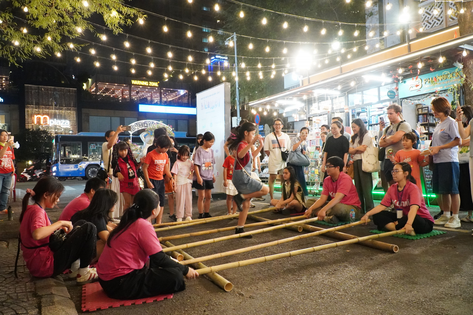 Ngày hội Văn hóa đêm lần 2 vừa được tổ chức trong những ngày đầu năm mới - Ảnh: Đường sách TPHCM