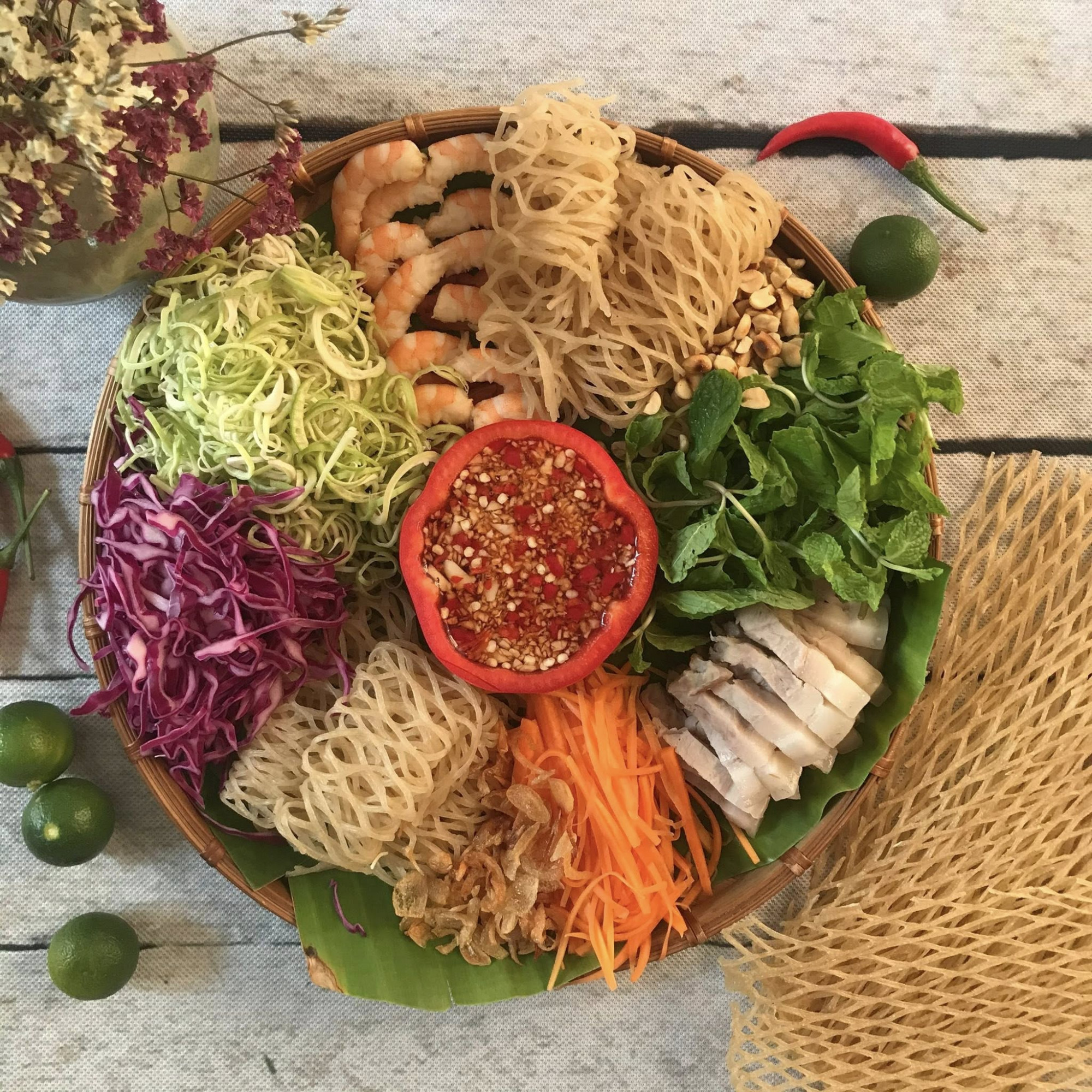 Mỗi lần nhớ quê, nhớ cha mẹ, tôi lại nấu phở sắn cho gia đình thưởng thức. Ảnh minh hoạ: Phan Yên