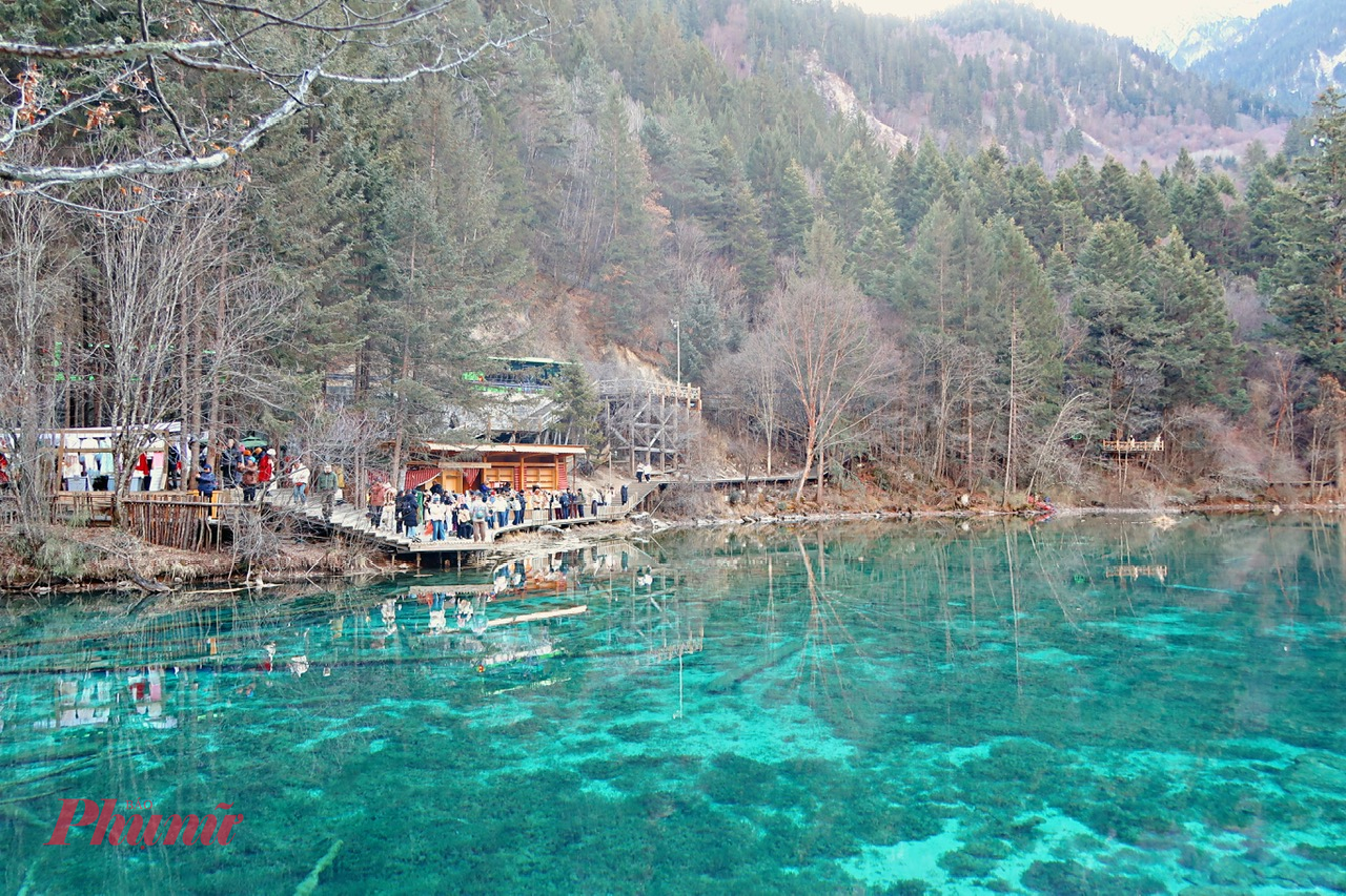 Ngoài lợi thế về chi phí, mùa đông còn mang đến trải nghiệm yên tĩnh, ít du khách, phù hợp với những ai yêu thiên nhiên và thích khám phá vẻ đẹp nguyên sơ.