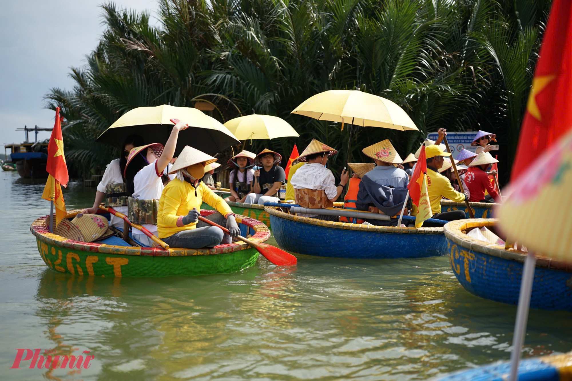 Du khách tham quan trải nghiệm tại Hội An, Đà Nẵng.
