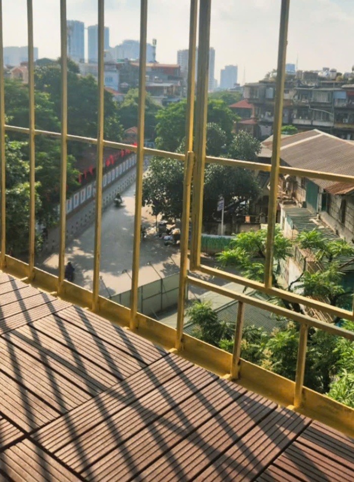 Ban công thoáng gió, đón ánh nắng tự nhiên - Ảnh: T.A