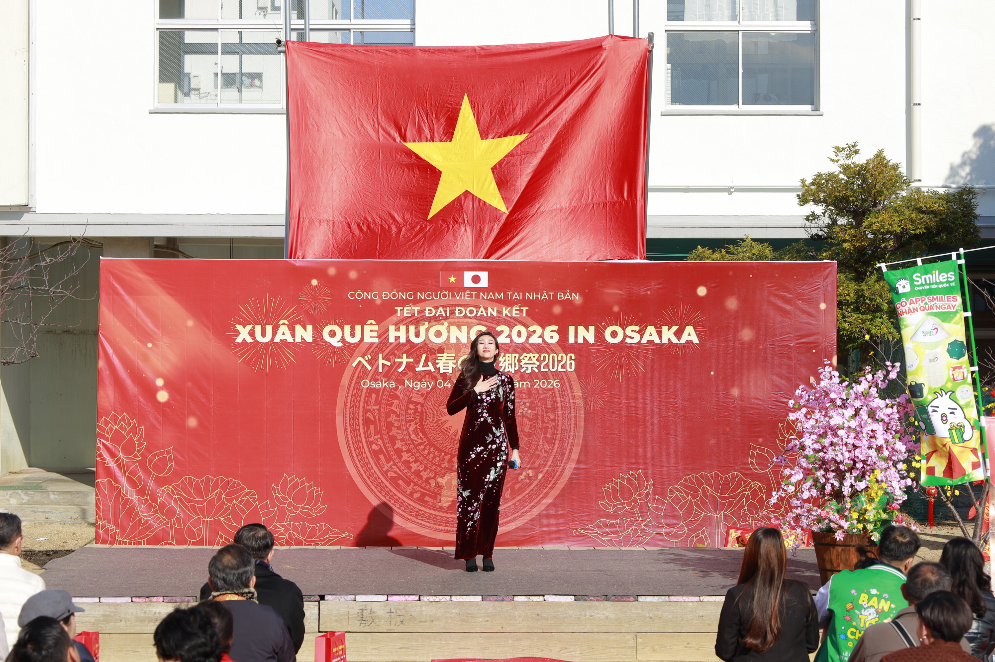 Ca sĩ Lều Phương Anh biểu diễn tại sự kiện