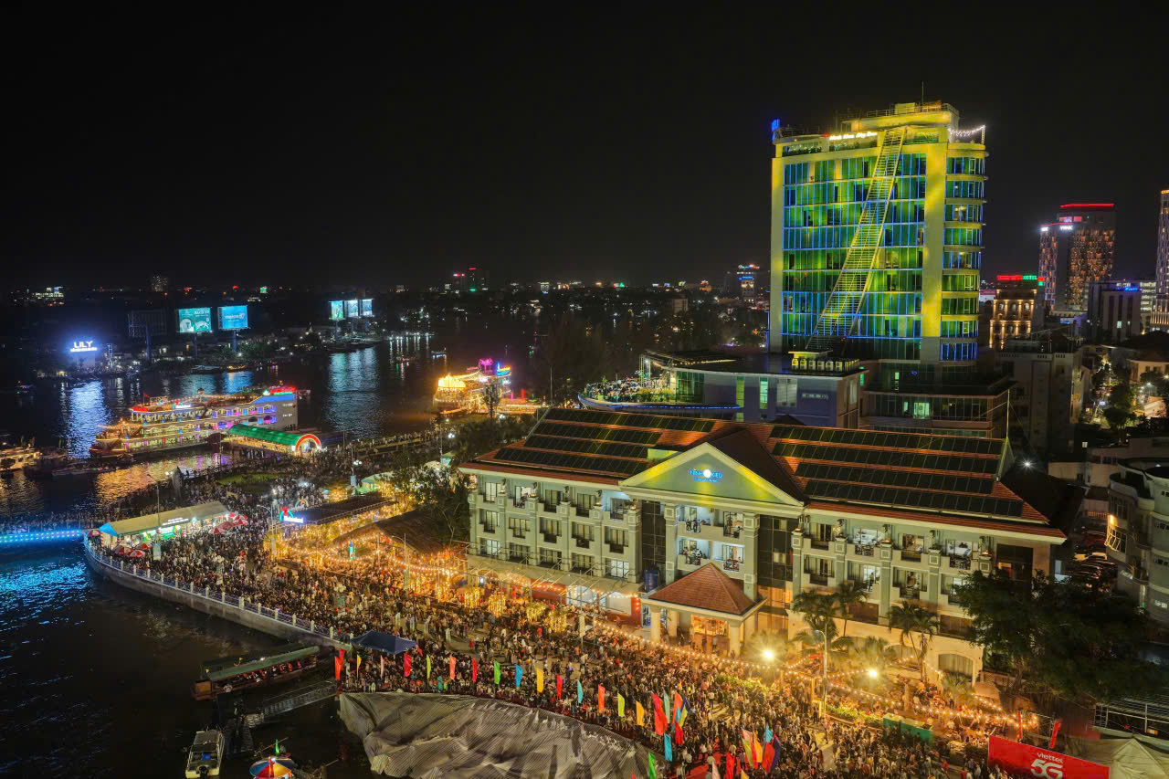 TP Cần Thơ vừa tổ chức lễ hội sông nước - thu hút đông đảo du khách đến vui chơi... Ảnh: CTV