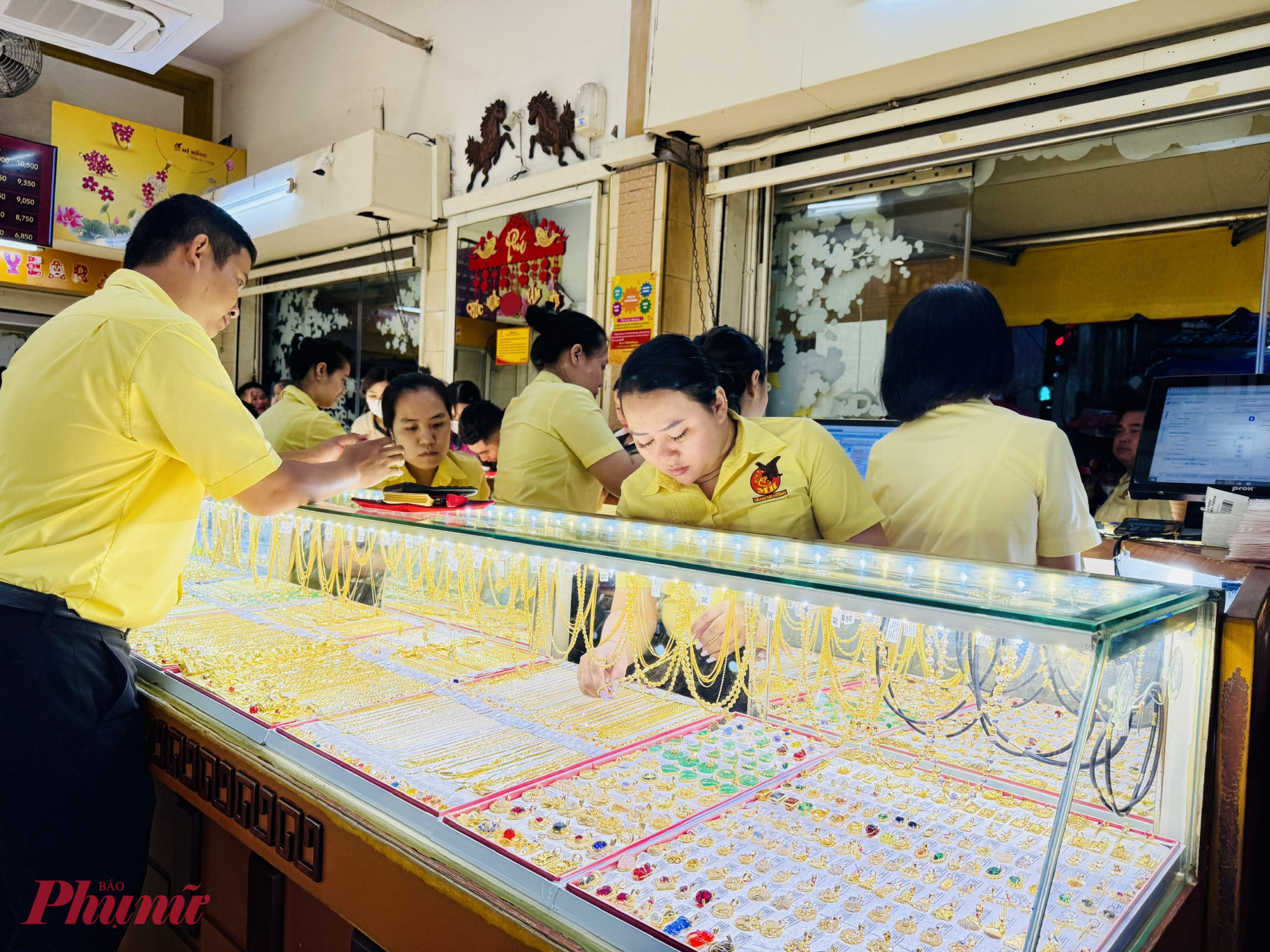 Giá vàng tiếp tục tăng mạnh - Ảnh: Thanh Hoa