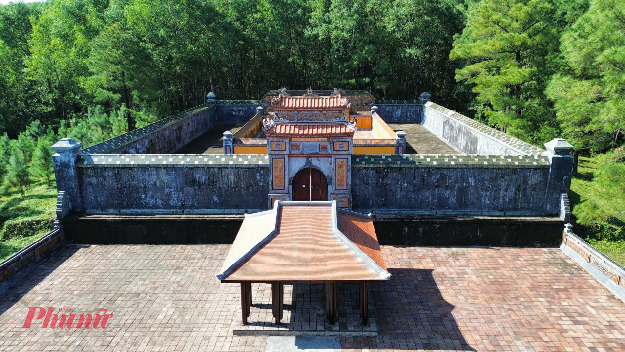 Thời điểm đó, công trình nhà rường này không có trong các hạng mục của dự án tu bổ được phê duyệt.