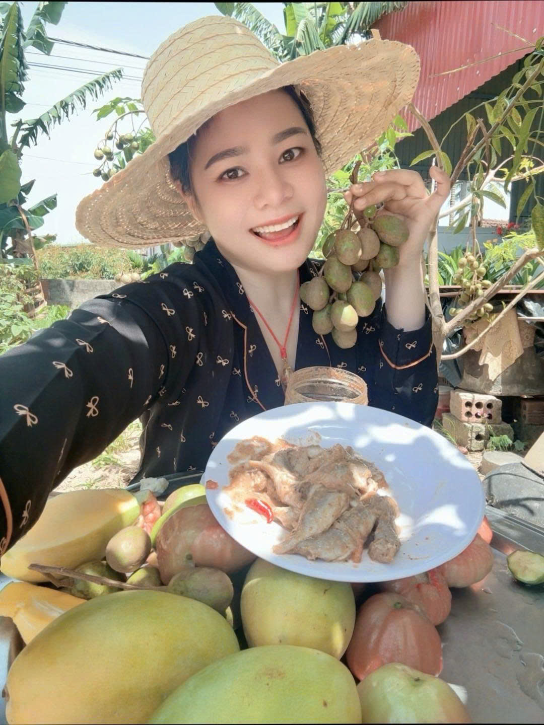 Người phụ nữ miền Tây lan tỏa nguồn năng lượng tích cực - Ảnh: nhân vật cung cấp