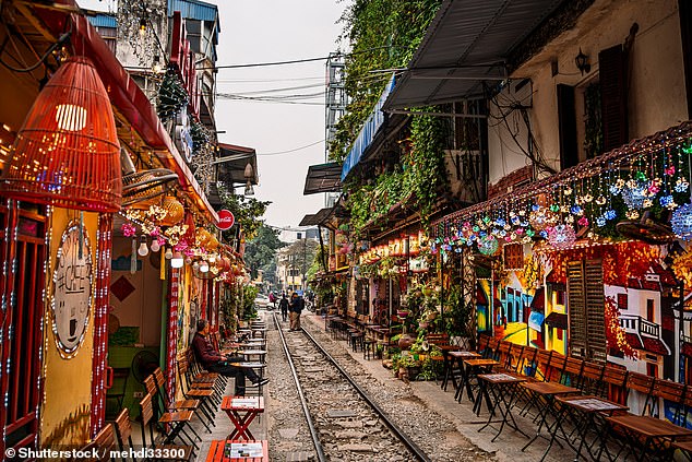 nổi lên như một ''thiên đường'' du lịch ''nghỉ hưu'' ngắn hạn nhờ mức sống phải chăng, nhịp sống đặc trưng và khu phố cổ nhộn nhịp, giàu bản sắc.