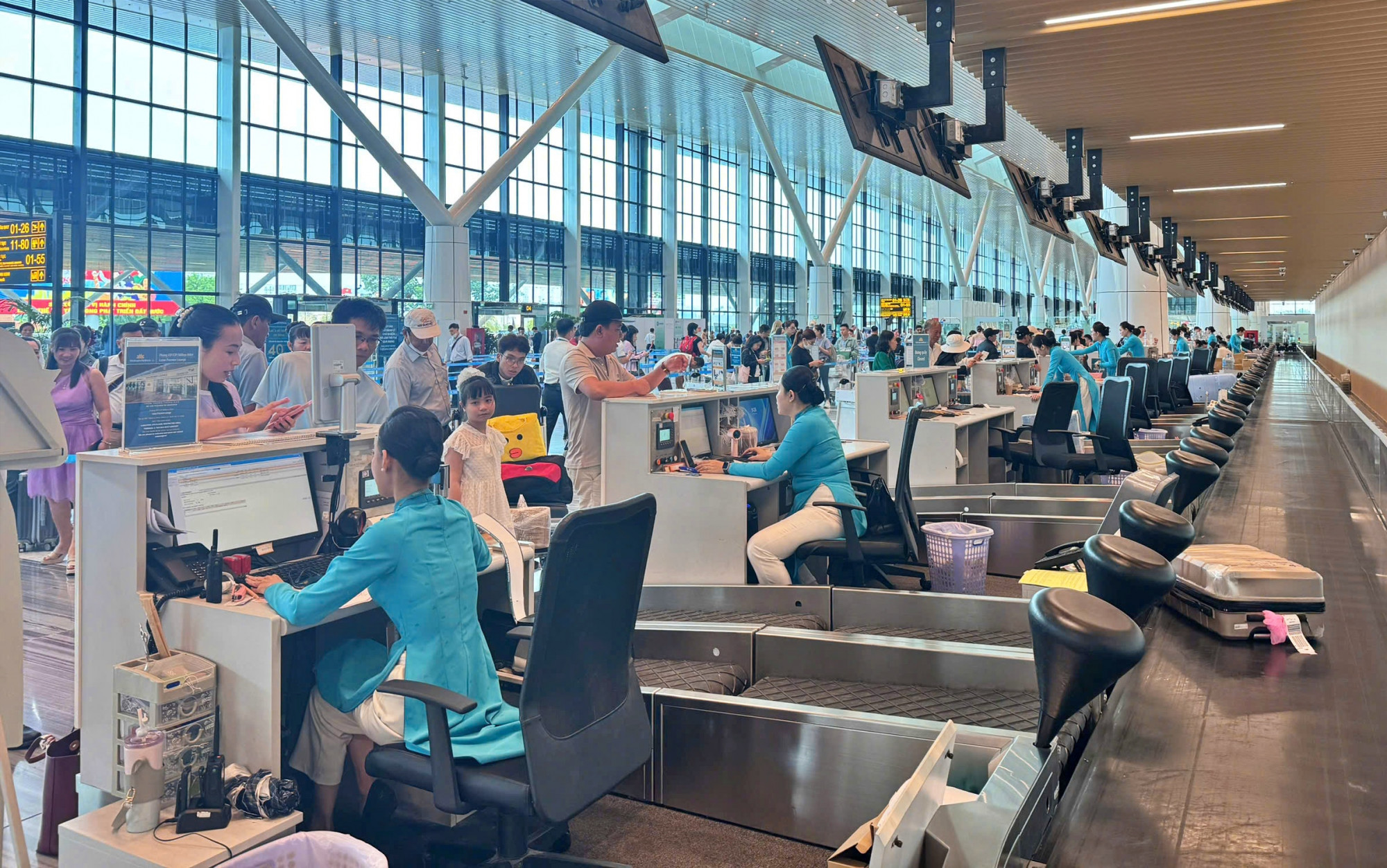 Với các doanh nghiệp chậm nộp thuế số tiền vài triệu đồng thì cần giải pháp nhắc nhở trước khi ban hành lệnh tạm hoãn xuất cảnh - Ảnh: K.Linh