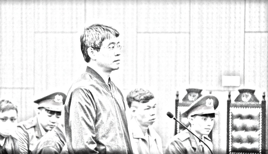 Bị cáo Lê Hoàng khai báo tại tòa - Ảnh: N.A