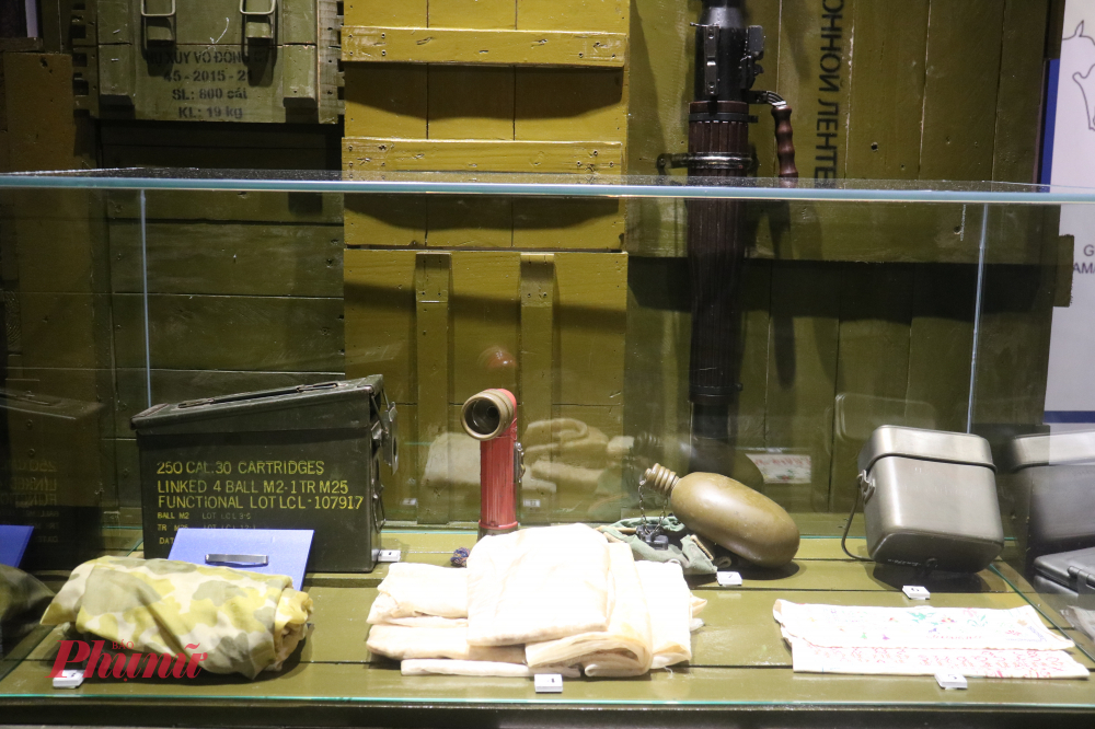 Những hiện vật trưng bày gợi nhắc một thời thanh xuân trên tuyến đường 1C