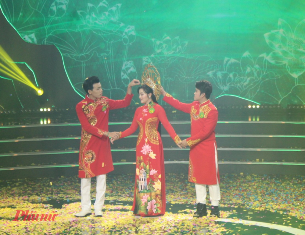 Hoàng Nghi, Mỹ Nhung và Hùng Vương