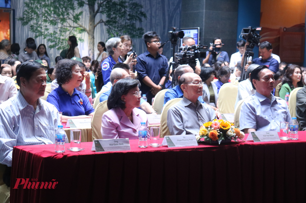 Lễ khai mạc còn có sự tham dự của đông đảo đại biểu và khách mời