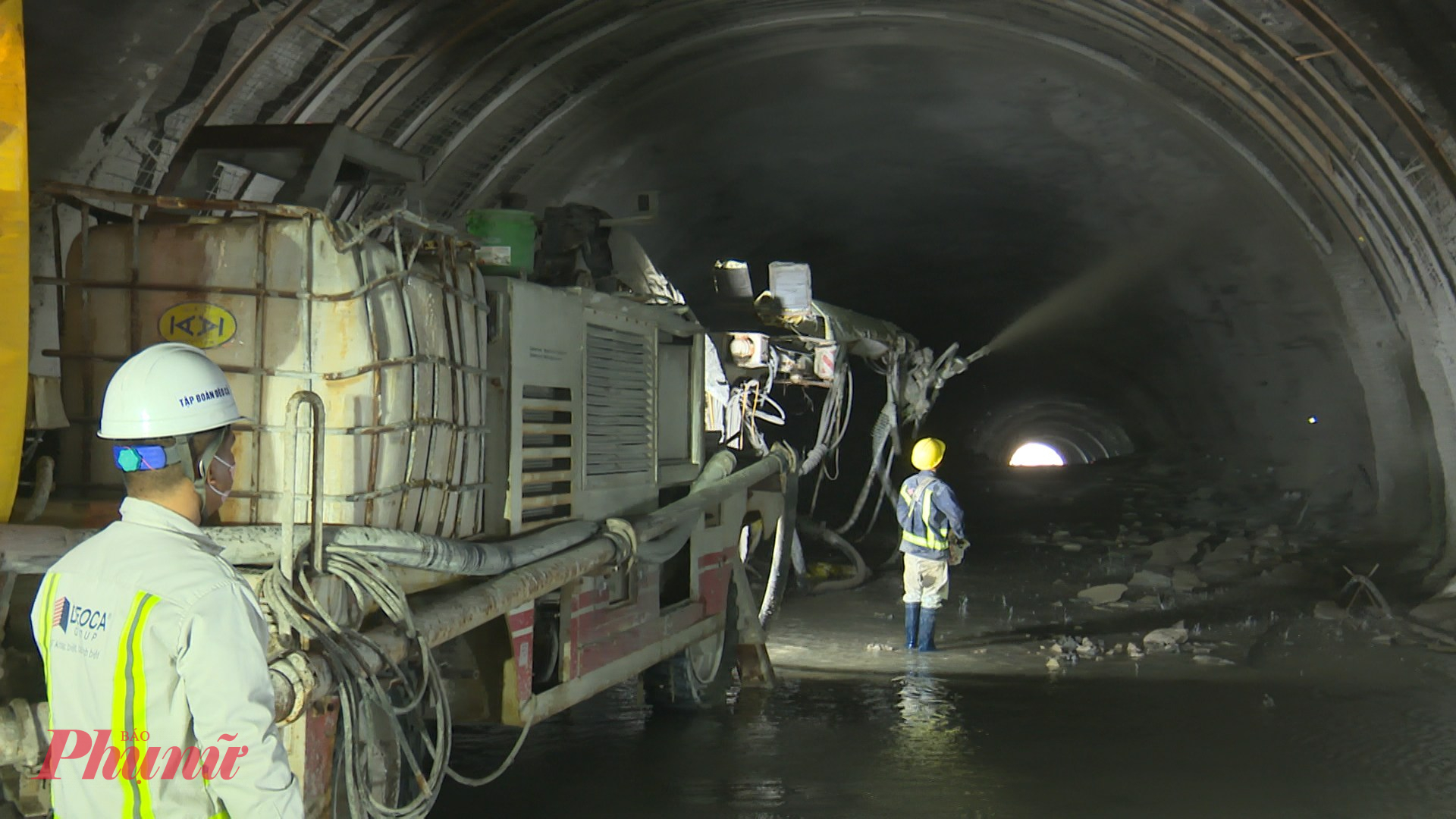 Sau hơn 20 tháng thi công, đến nay các đơn vị thi công đã hoàn thành công tác đào thông hầm Phượng Hoàng.