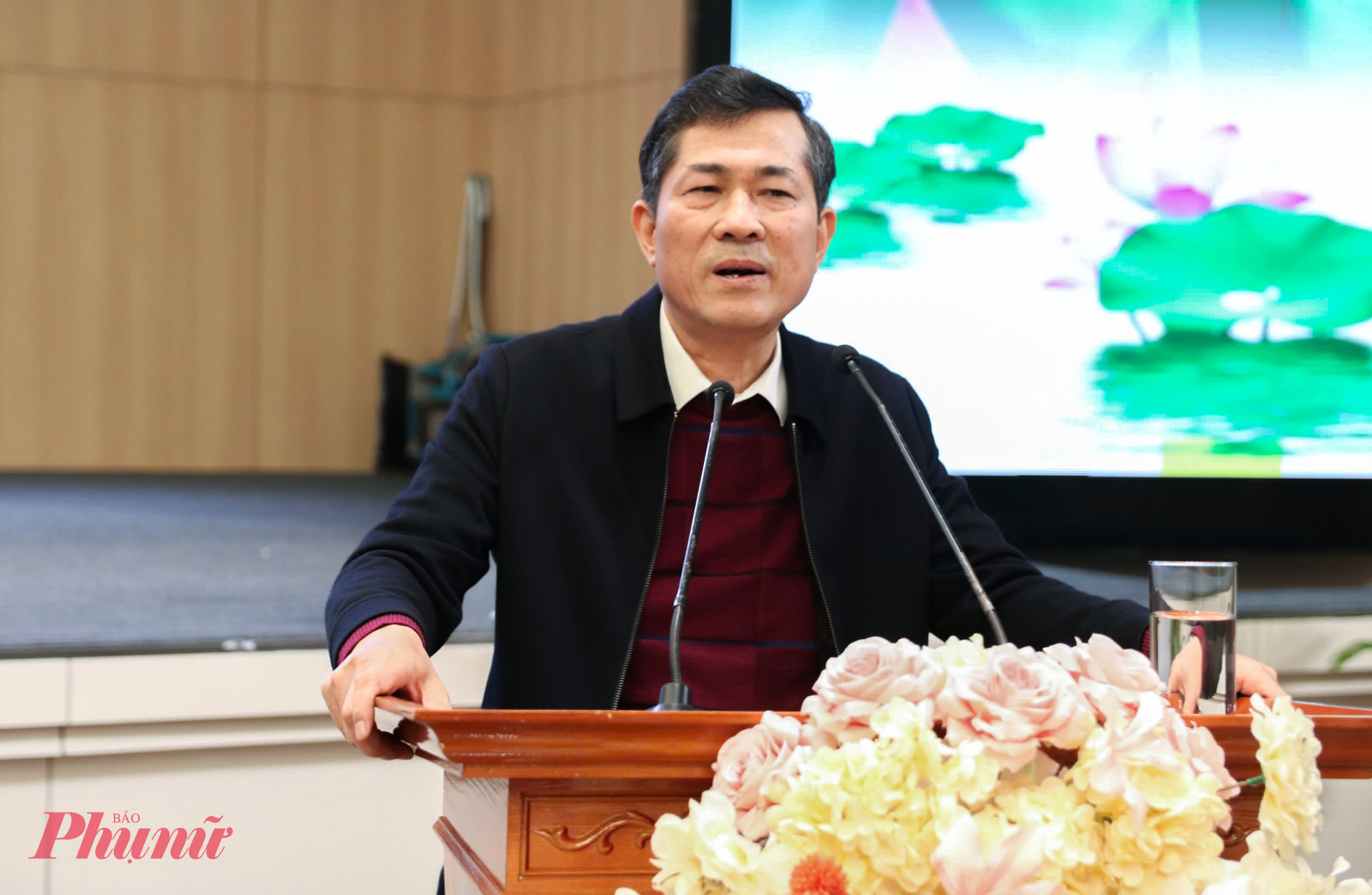 Phó chủ tịch UBND tỉnh Nghệ An Thái Văn Thành phát biểu tại buổi họp báo