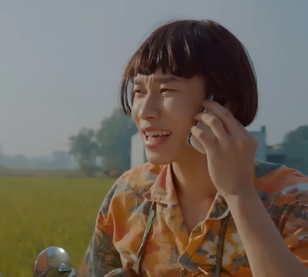 Kay Trần khi hát nhạc Tết - Ảnh chụp màn hình