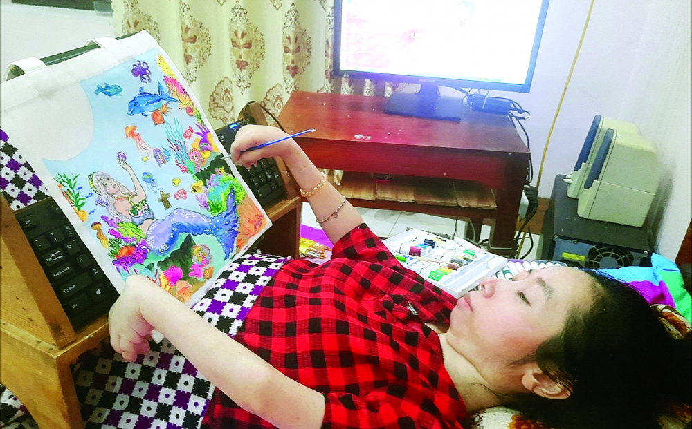 Ngoài viết văn, chị Phương Thúy còn vẽ tranh - Ảnh do nhân vật cung cấp 