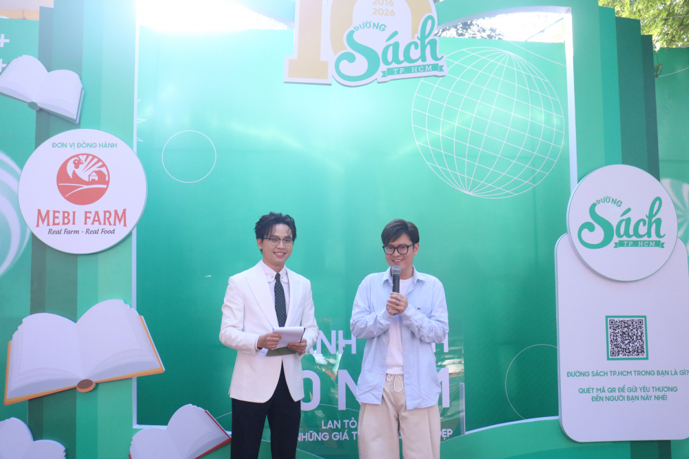 Nhà văn Anh Khang cũng đã đồng hành cùng Đường Sách TPHCM trong một khoảng thời gian dài