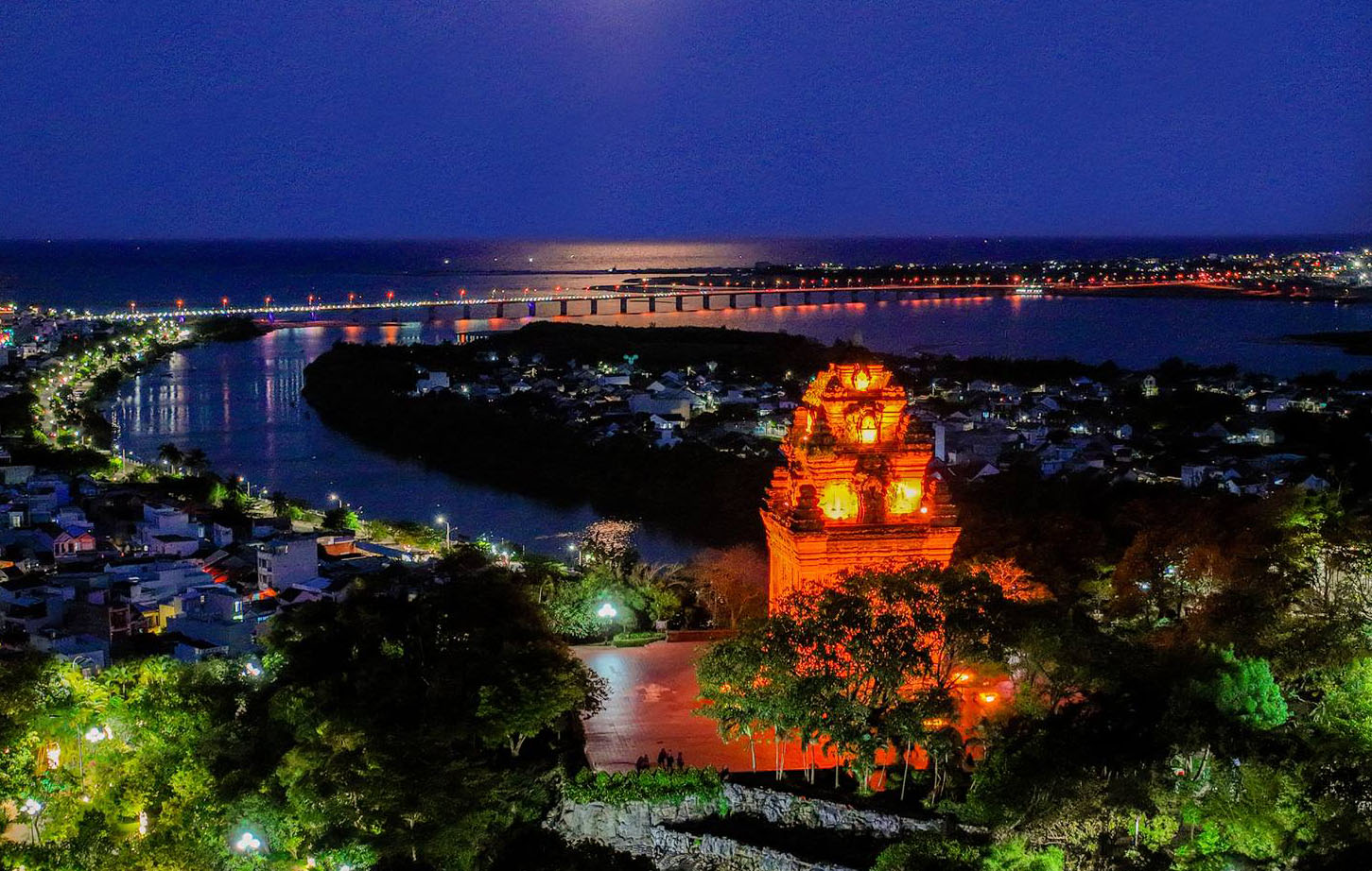 Di tích kiến trúc nghệ thuật quốc gia đặc biệt Tháp Nhạn-Ảnh: HN