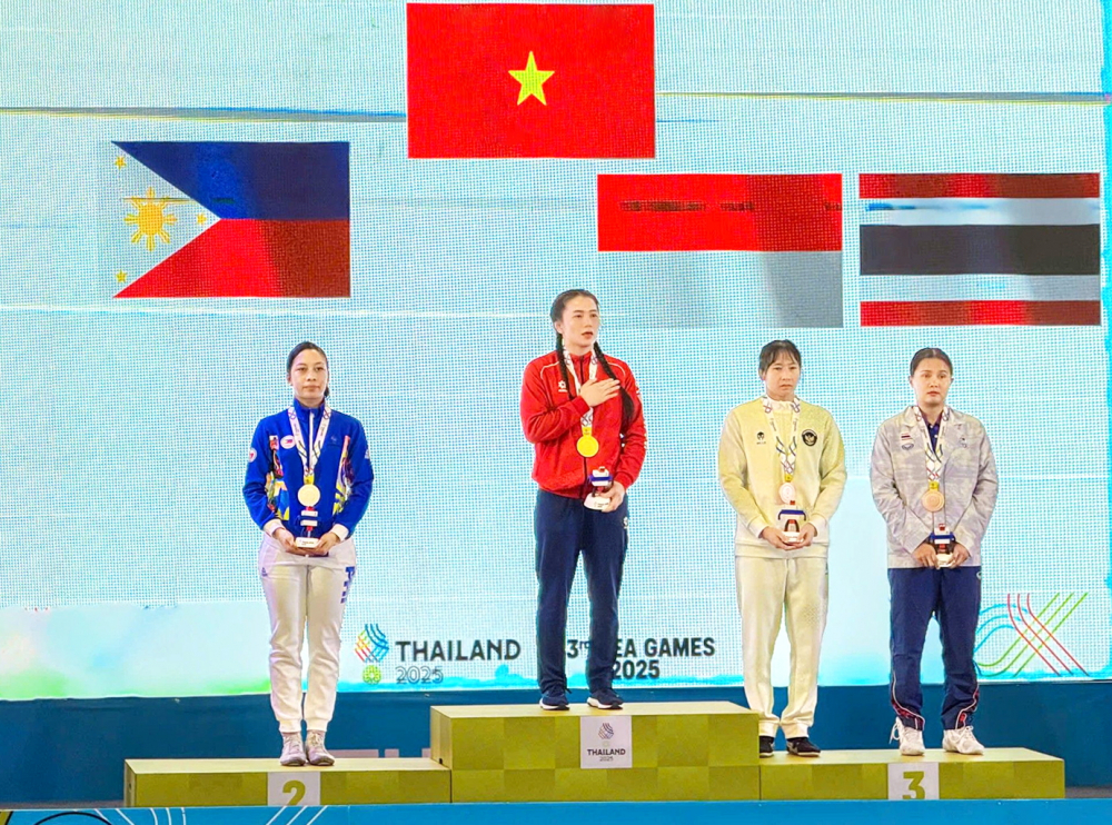 Khoảng khắc vận động viên Nguyễn Thị Mỹ Hạnh giành Huy chương Vàng  môn vật tự do tại SEA Games 33, ở Thái Lan