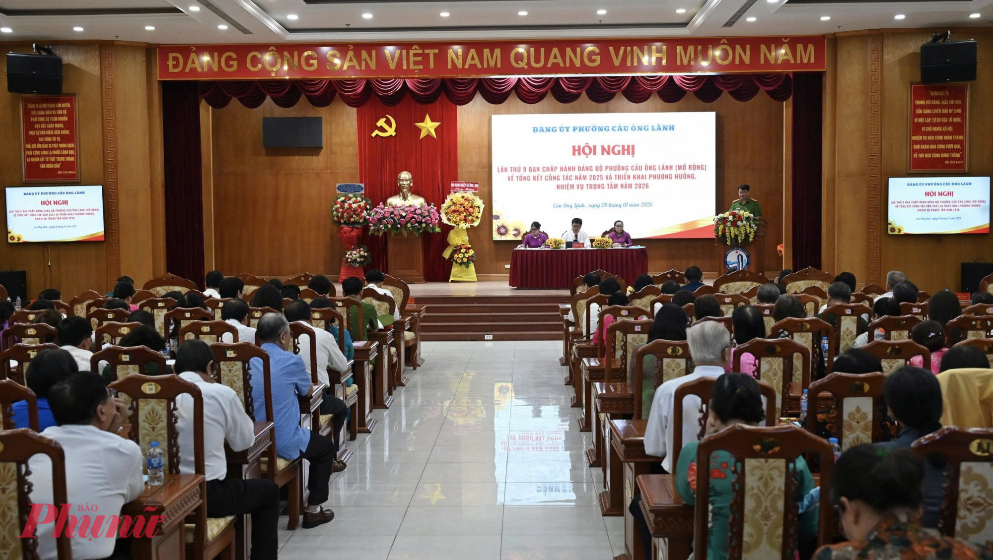 Phường Cầu Ông Lãnh lấy người dân làm trung tâm trong chuyển đổi số Hội nghị Tổng kết công tác năm 2025 và triển khai phương hướng nhiệm vụ trọng tâm 2026 - Ảnh: Thanh Tâm