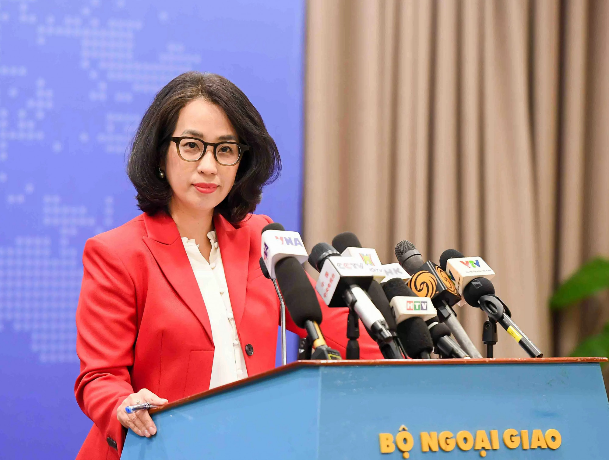 Người phát ngôn Bộ Ngoại giao Phạm Thu Hằng