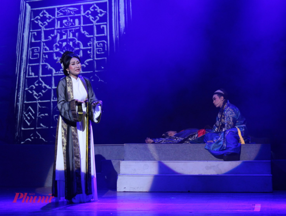 Khắc họa số phận bi thảm nơi đất khách quê người của những kẻ quay lưng với quê hương, vở diễn là lời cảnh tỉnh muôn đời cho những kẻ vì lợi ích vị kỷ mà quên đi quốc gia, dân tộc. Cùng với đó là thông điệp, dù đi đâu, làm gì thì quê cha đất mẹ luôn mở rộng vòng tay che chở.