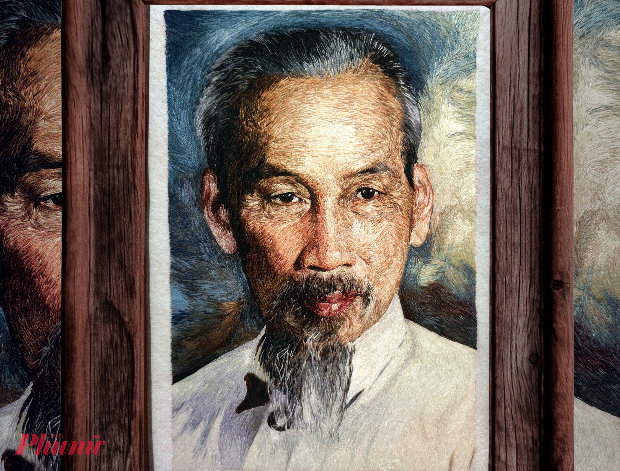 Bức chân dung Chủ tịch Hồ Chí Minh hoàn thành dịp sinh nhật Bác năm 2023 là tác phẩm khiến Khiêm đặc biệt tự hào. Tranh được đánh giá có chiều sâu như hiệu ứng 3D, chạm đến cảm xúc người xem. 