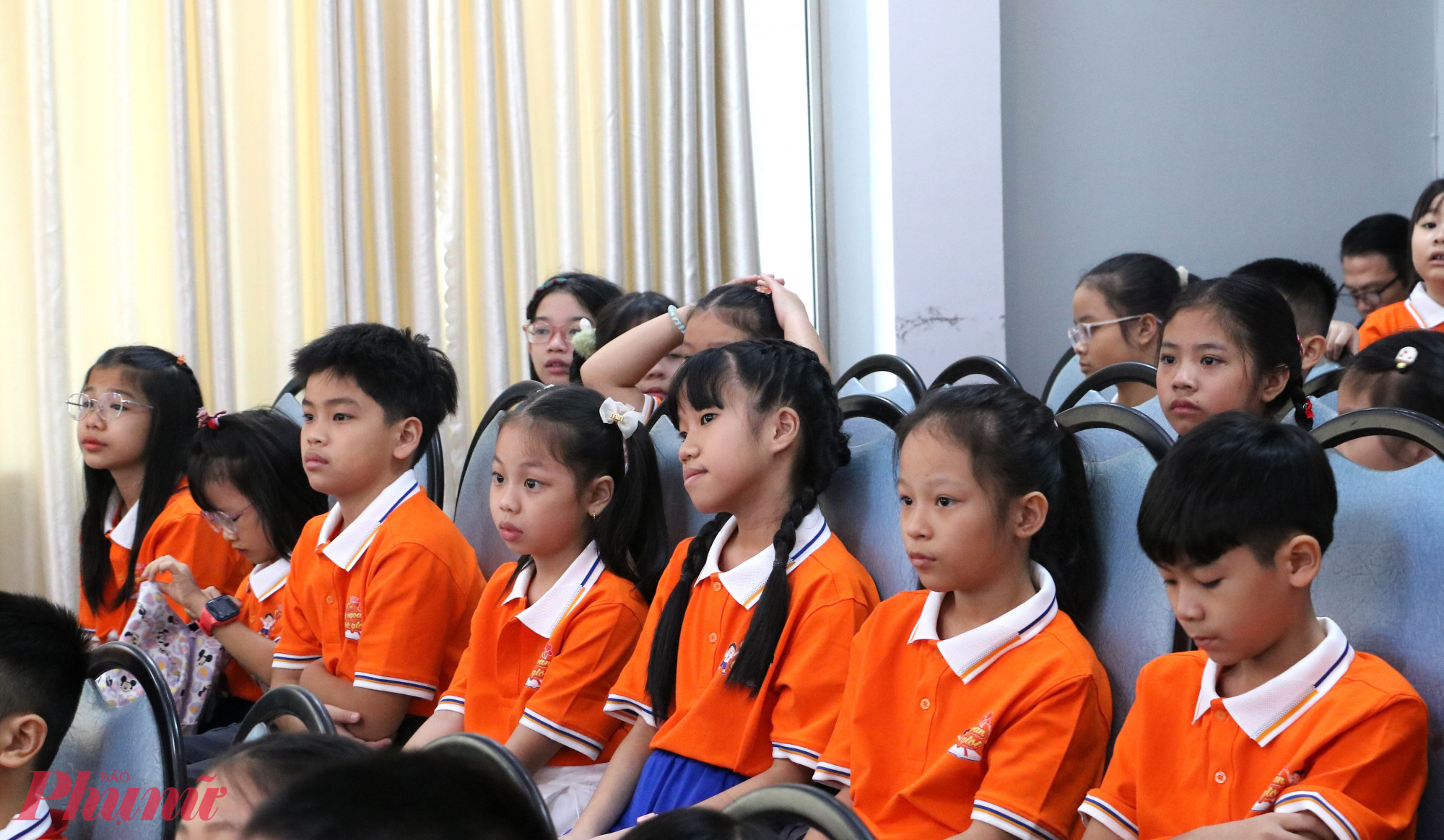 Học sinh tham dự chương trình - Ảnh: Trang Thư