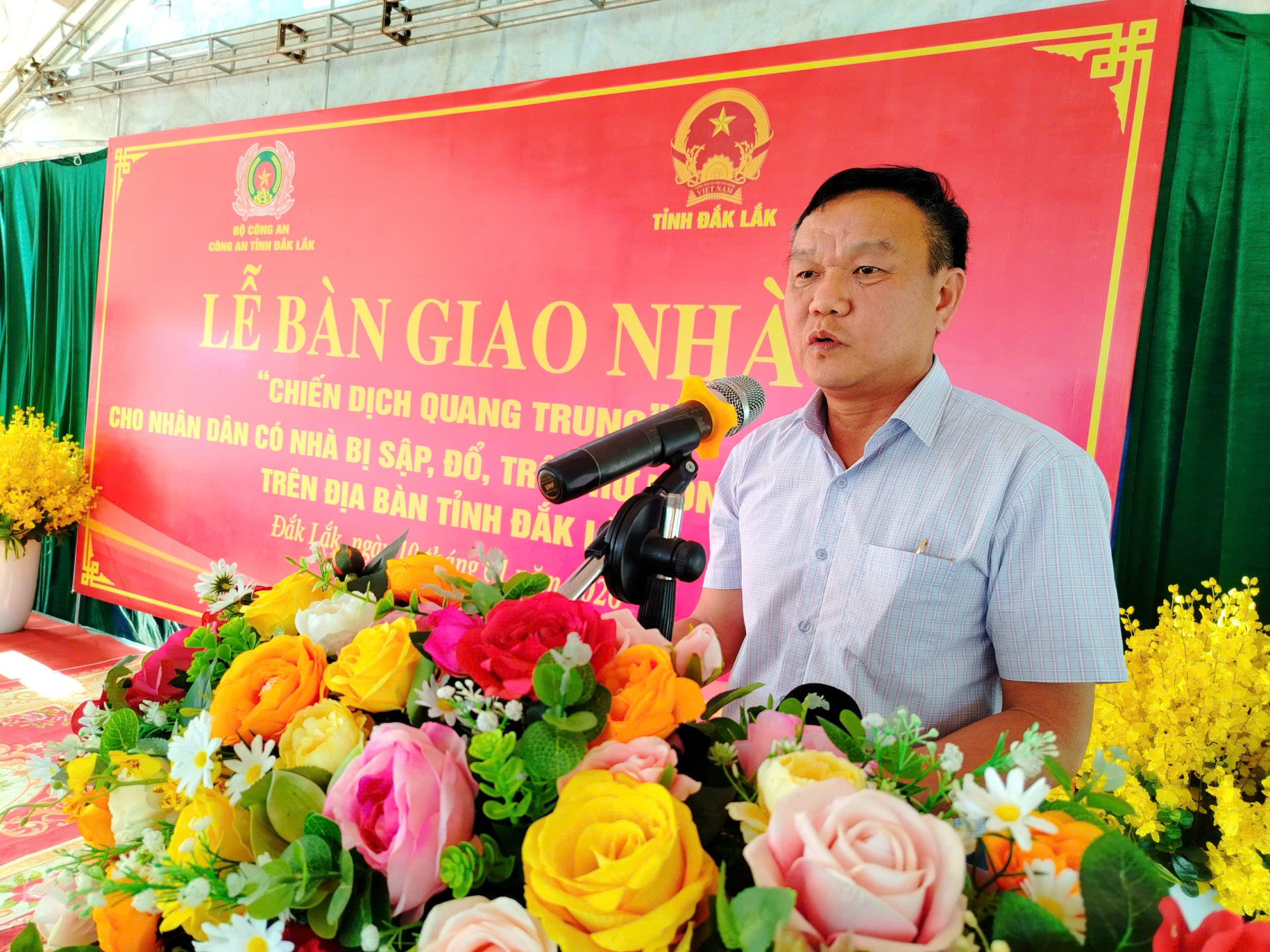  Ông Đào Mỹ, Phó Chủ tịch UBND tỉnh Đắk Lắk phát biểu tại lễ bàn giao nhà