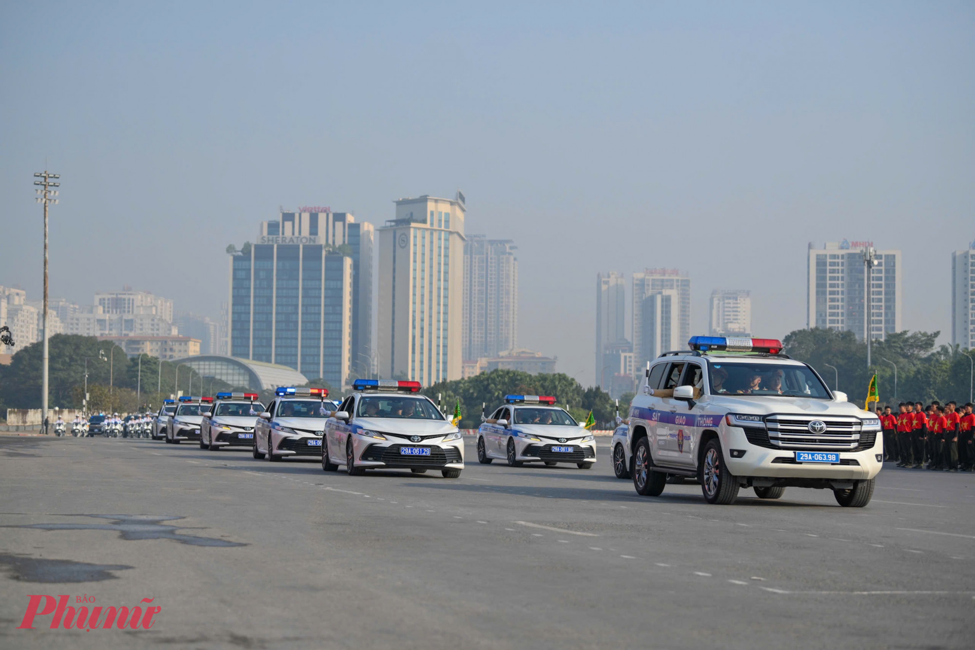 Xe chỉ huy CSGT có nhiệm vụ tuần tra cơ động, bảo đảm an ninh, an toàn giao thông và dẫn đường cho các đoàn lãnh đạo trong nước và khách quốc tế đến Việt Nam, phục vụ các sự kiện chính trị, ngoại giao quan trọng của đất nước.