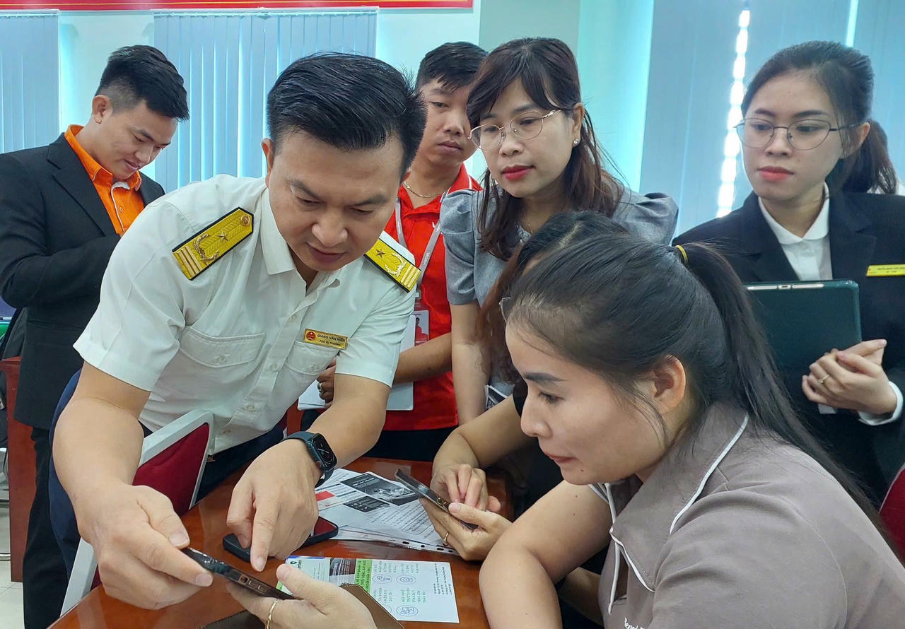 Thuế TPHCM sẽ lập các tổ công tác hỗ trợ trực tiếp tại cơ sở - Ảnh thuế TPHCM