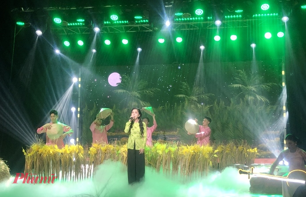 Gần đây, Hồng Phượng có nhiều hoạt động hơn với âm nhạc sau thời gian gặp khó khăn