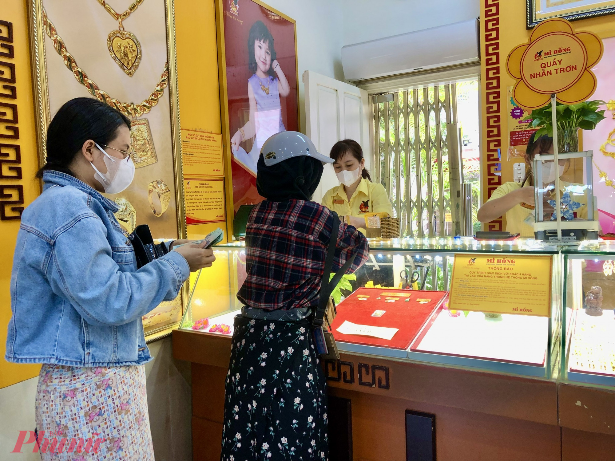 Giá vàng lên 162 triệu đồng/lượng, là đỉnh lịch sử cao nhất từ trước tới nay - Ảnh: Thanh Hoa