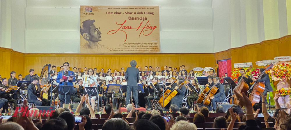 tổ khúc hợp xướng với dàn nhạc giao hưởng Ơn nước nhớ Người