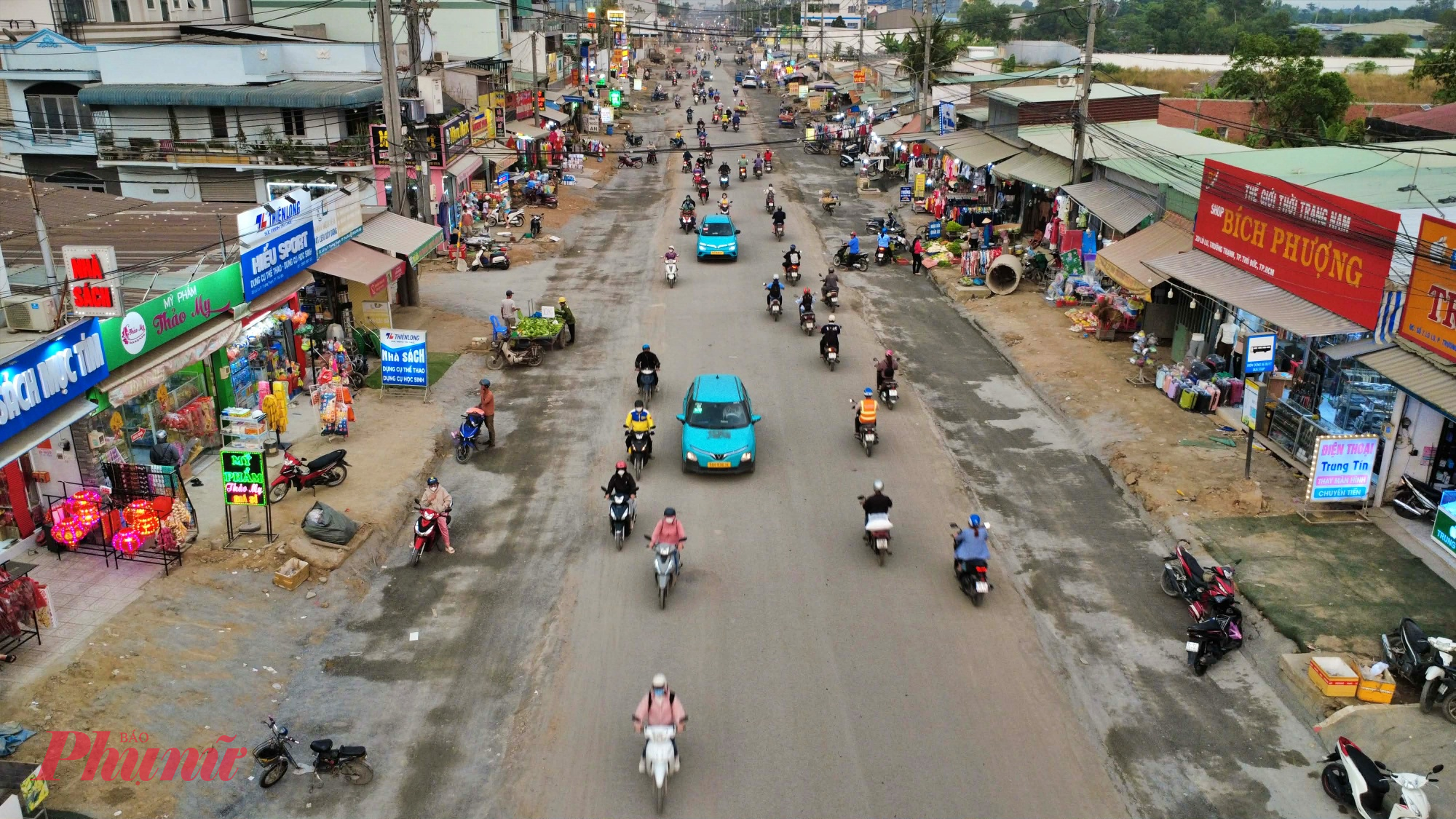 Theo chủ đầu tư, mục tiêu của dự án là hoàn thiện thảm nhựa và bó vỉa trước Tết Nguyên đán 2026, sau đó tiếp tục các hạng mục còn lại để đồng bộ tuyến đường. 