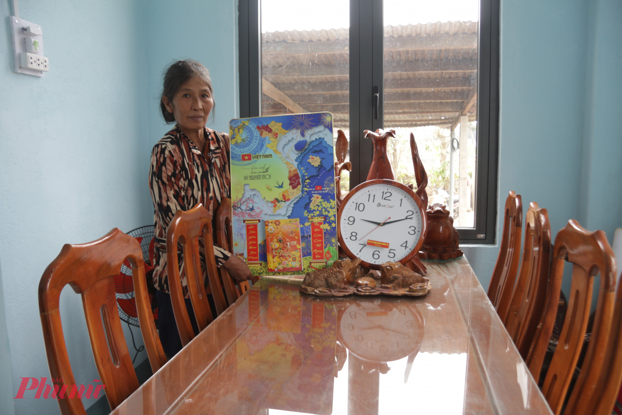 Niềm hạnh phúc hiện rõ trên gương mặt của bà Nguyễn Thị Hương