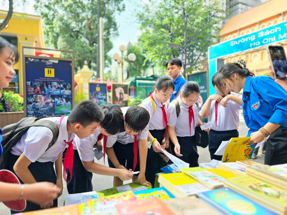 Lan tỏa văn hóa đọc tại Đường sách TPHCM - ảnh: Đường sách TPHCM